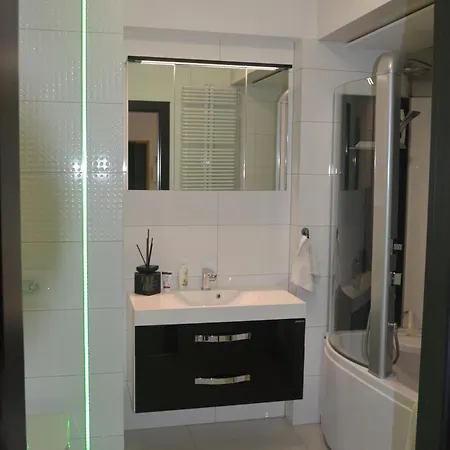 Elite Premium - Sauna, Klimatyzacja, Parking Podziemny ,200m Od Jeziora Niegocin ,plaza ,port, Centrum Apartment