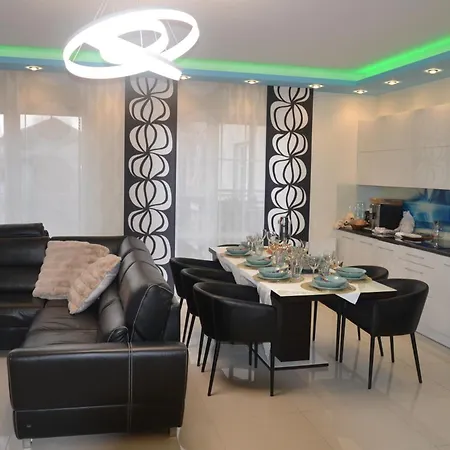 Elite Premium - Sauna, Klimatyzacja, Parking Podziemny ,200m Od Jeziora Niegocin ,plaza ,port, Centrum Apartment Gizycko