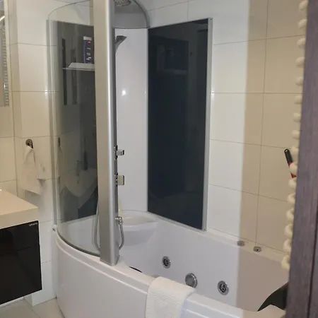 Elite Premium - Sauna, Klimatyzacja, Parking Podziemny ,200m Od Jeziora Niegocin ,plaza ,port, Centrum
